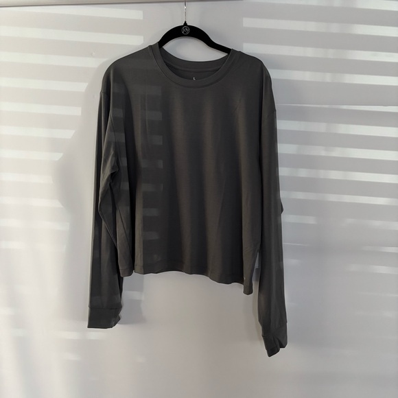 FREE FLY Tops - FREE FLY Women's Elevate Long Sleeve Tee Size L in Smoke Gray NWT